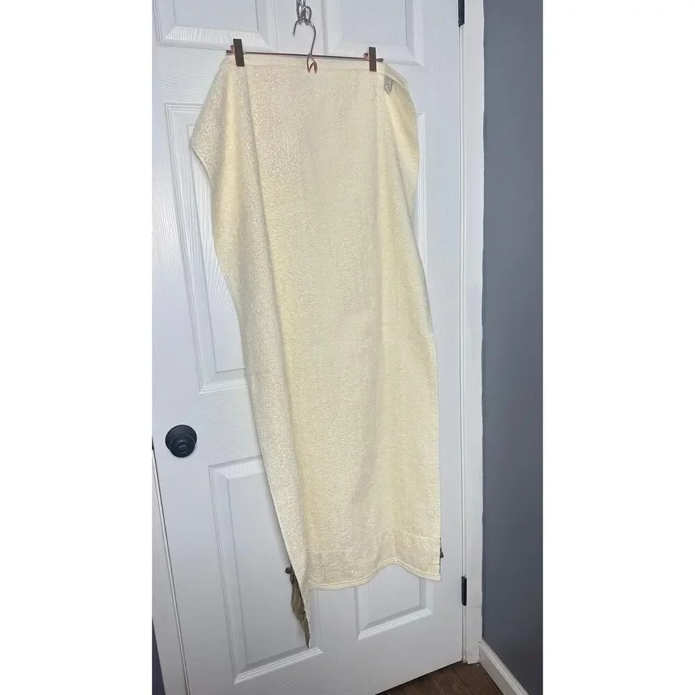 Vintage Avanti Look Cream Towel Set -2 Bath Towels with Tassels & 1 Wash Cloth